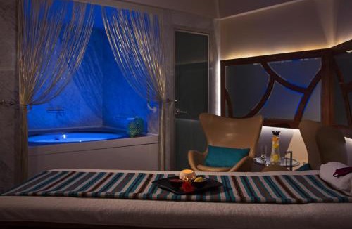 Izmir City Centre Hotel | Renaissance Izmir Hotel