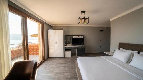 Yenifoca Hotel | Stone House Foça Otel