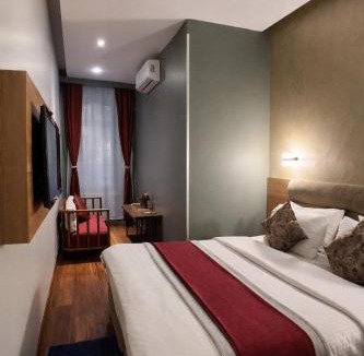 Pera Apartment | Mayata Gallery