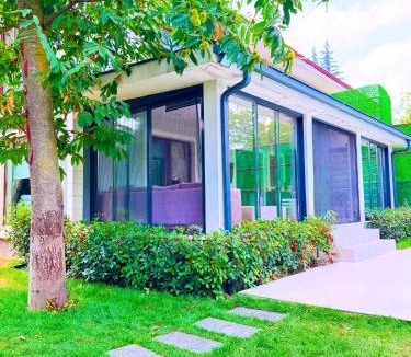 Sapanca Villa | Cadde Sapanca Sıcak Havuzlu Geniş Bahçeli