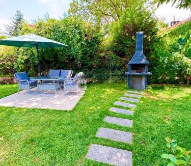 Sapanca Villa | Cadde Sapanca Sıcak Havuzlu Geniş Bahçeli
