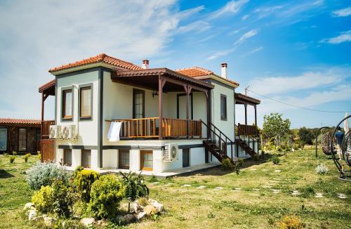 Bozcaada Hotel | Tinos Otel & Bağ Evi 12 Yaş Üstü