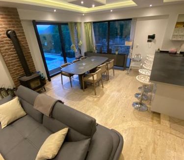 Konyaalti Villa | Antalya Villa Esiyok with heated pool