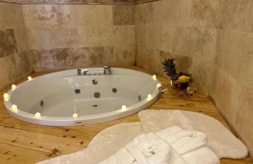 Urgup Bed & Breakfast | 1860 KADIEVİ Suites & houses