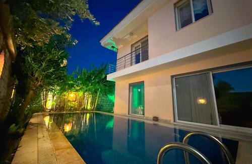 Alacati Villa | Evalacati - Villa Harnup- Private Villa with a Fireplace