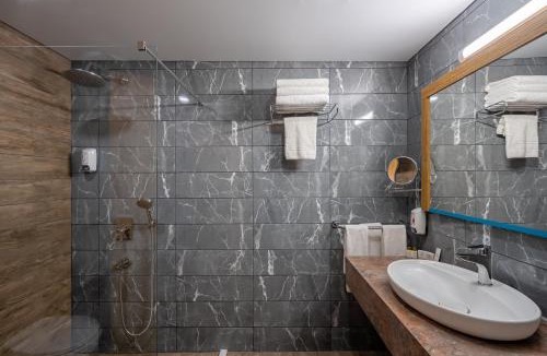 Kiris Hotel | Miarosa Kemer Beach