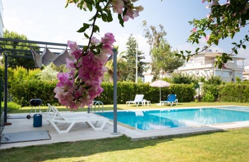Bogazkent Villa | EV Apartments, Shared Pool, 900 m to Beach