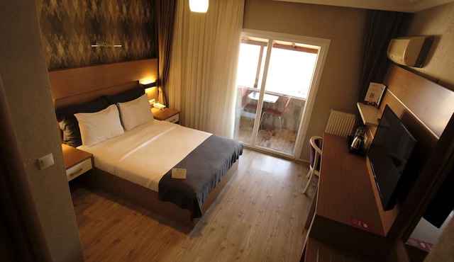 Rhisos otel in Rize