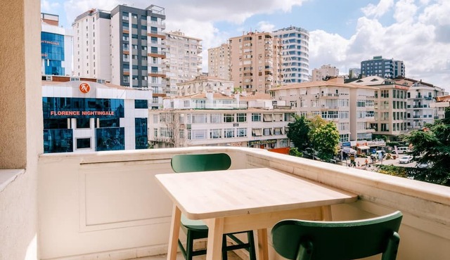 Marina Close Duplex with Patio, 5 min to Sea View