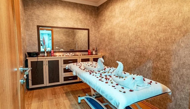 Queen Thermal Resort Hotel & Spa in Emet