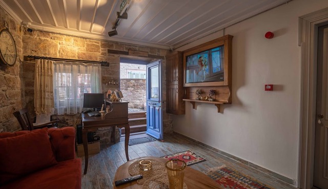 Cunda Alesta Otel in Ayvalik