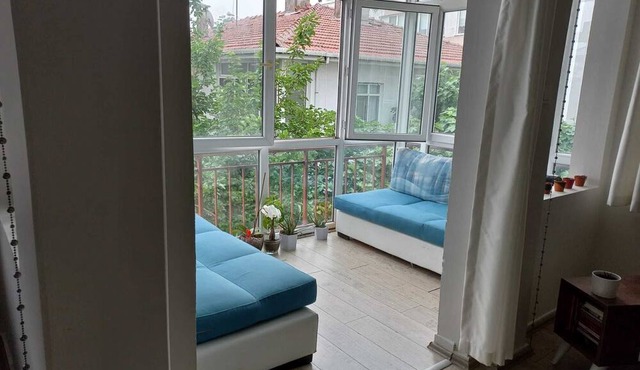 House is with a terrace and a fireplace -just 5 minutes away from the sea in Kocaeli