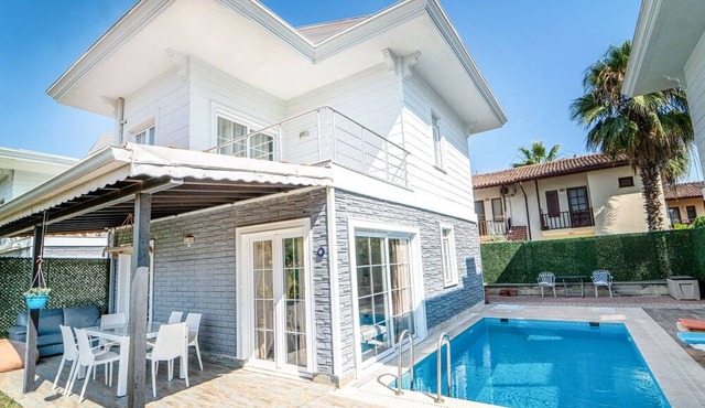 Villa w Private Pool Garden 5 min to Beach in Fethiye