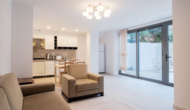 Comfy Flat w Patio 3 min to Beach in Bodrum in Bodrum