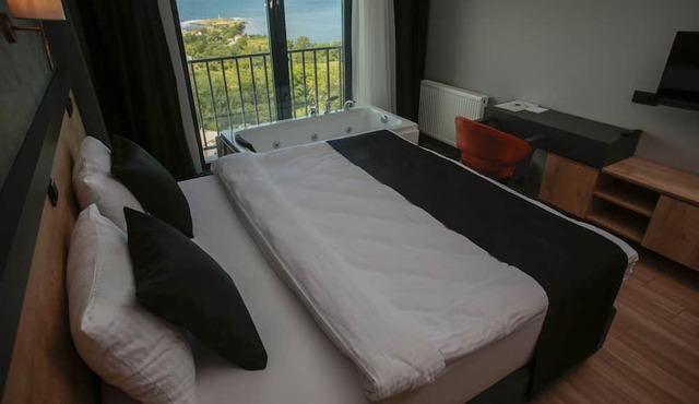 Yason Blue Hotel in Persembe