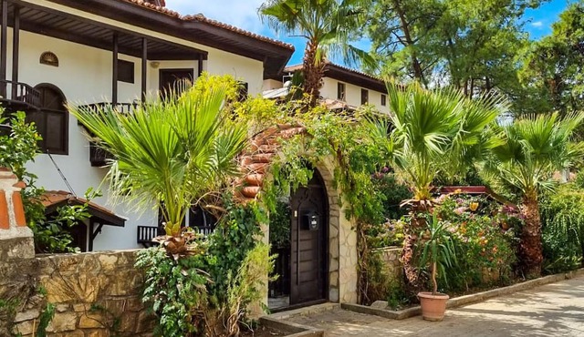 Liya Boutique Hotel & Suites in Ula