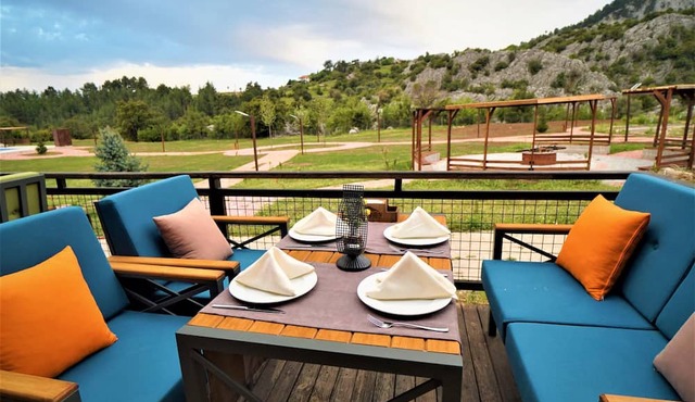 Milyos Hotel in Bucak