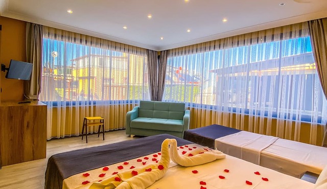 Roy Otel Akçay in Edremit