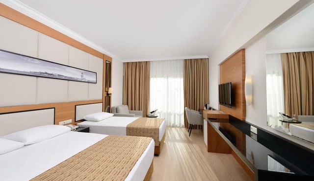Aydinbey Famous Resort - Ultra All Inclusive