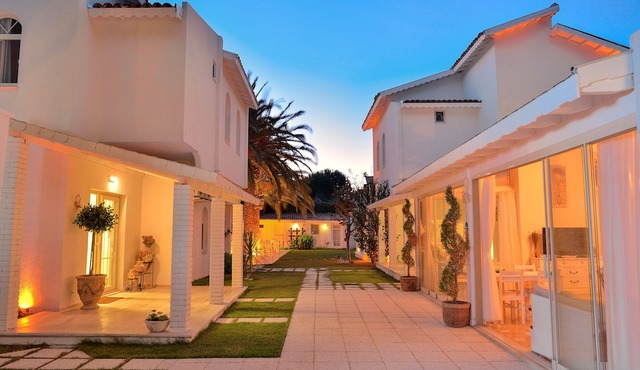 Villa Blanche Otel in Cesme