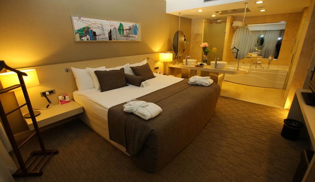 DoubleTree by Hilton Ankara Ankamall in Ankara