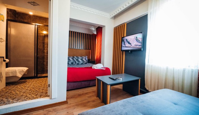 Evin Suit Hotel