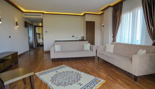 Sera Lake Resort Hotel Spa & Aparts in Akçaabat