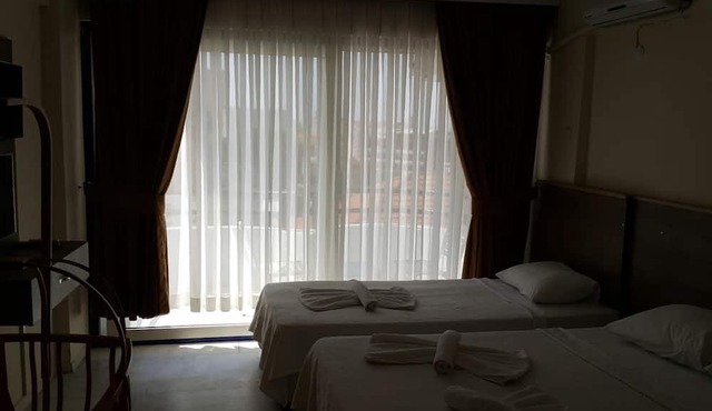 Ozgun Apart Hotel in Kusadasi