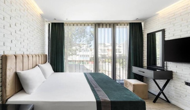 Nivasole Lara in Antalya