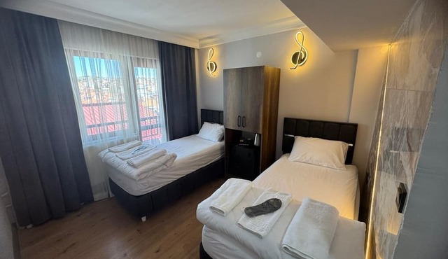 şahlan otel in Uşak