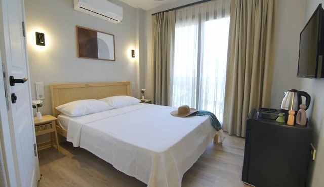Loris Rooms in Urla