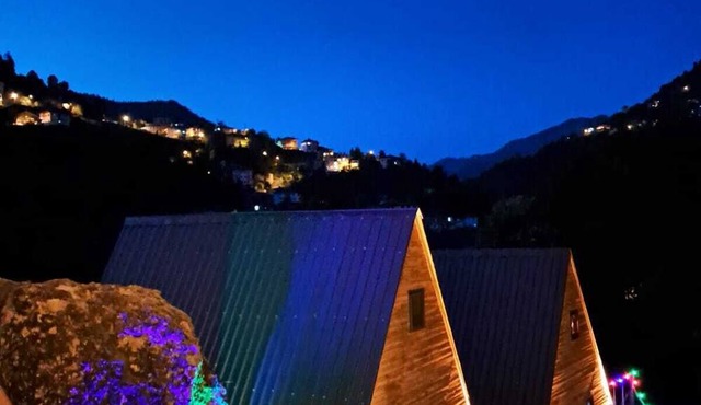 doğa severler, serin ve buğulu havada güzel bir konaklama için ÇAMLIHEMŞİN. in Rize