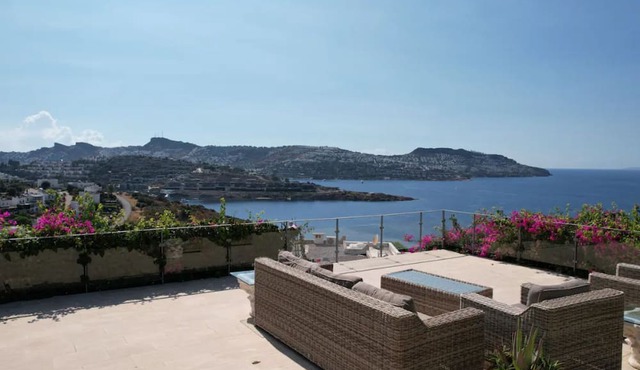 Villa w Sea View Terrace 5 min to Beach in Bodrum