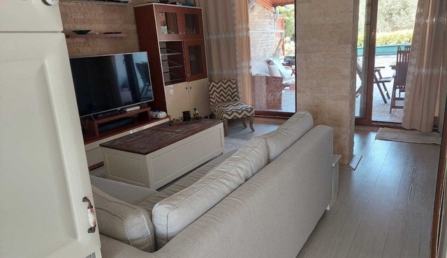 4-bedroom villa for 9-Guest in gorgeous Sifne Cesme with WiFi in Cesme