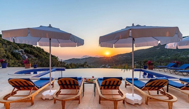 Beautiful 5-Bed sea view Villa in islamlar