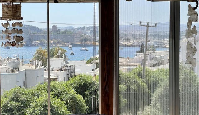 House Close to Beach with a Sea View in Bodrum
