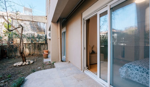 Central Flat w Garden 10 min to Metro and Zorlu in Istanbul