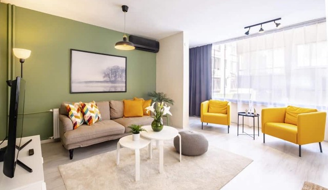 Exquisite Central Flat near Bagdat Street
