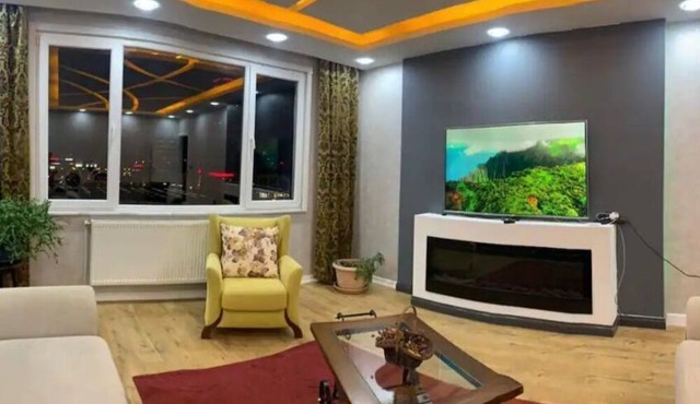 Fascinayting City View Family Frendly Well Furnished 3 bdr 1 living room