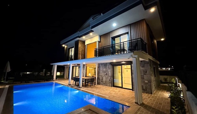 Luxury advantageous villa within walking distance to the beach in Mugla
