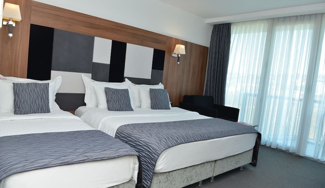Lova Hotel SPA in Yalova