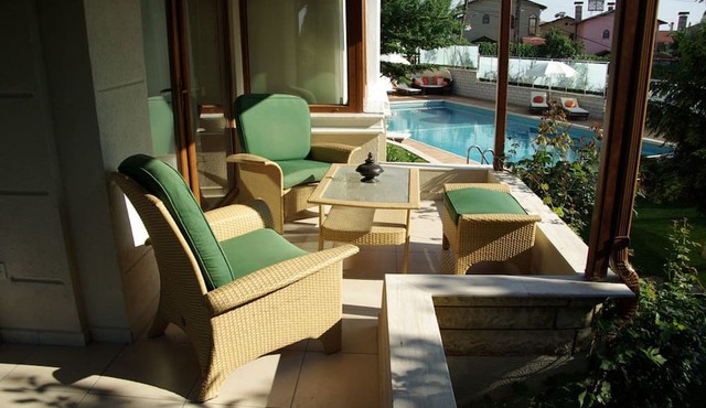 Parla Viens Suites in Darica