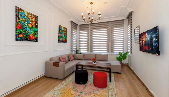 The Heaven on Heritage Street 4-BD in İstanbul