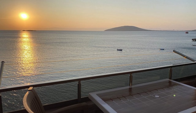 Lavin Suit in Marmara