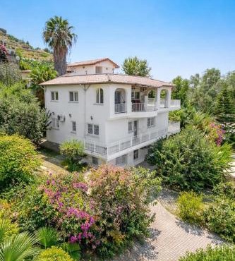Panoramic Sea & Mountain View Villa in Alanya in Alanya