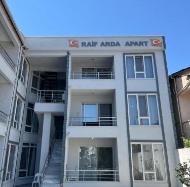 Raif Arda Apart in Marmara