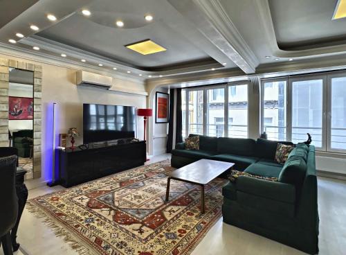 Large Stylish Apartment in Nişantaşı Near Metro in Istanbul
