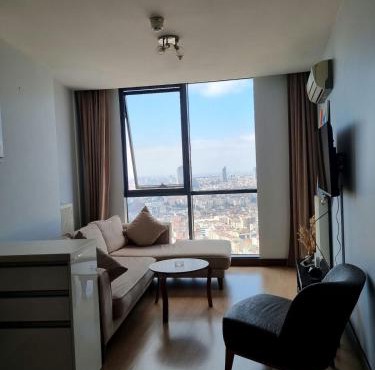 Life in the sky on the 36th floor with a magnificent city view in Istanbul