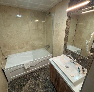 Almero Termal Spa Otel in Termal