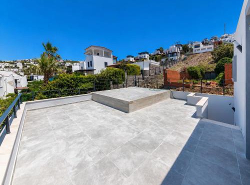 Stunning 3-Bedroom Sea View Villa with Private Pool, Garden & BBQ in Yalıkavak, Bodrum